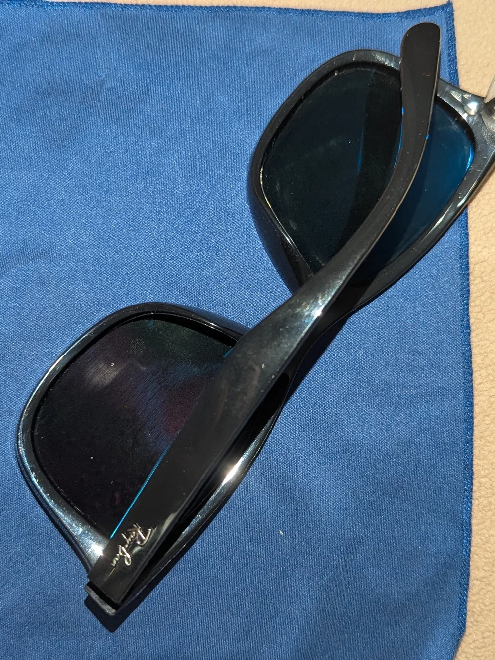 Ray-Ban Classic Wayfarer Sunglasses in Black